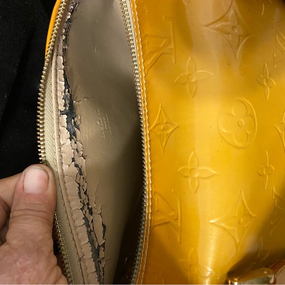 Louis Vuitton Vernis Yellow Bedford Papillon Handbag - Picture 9 of 10